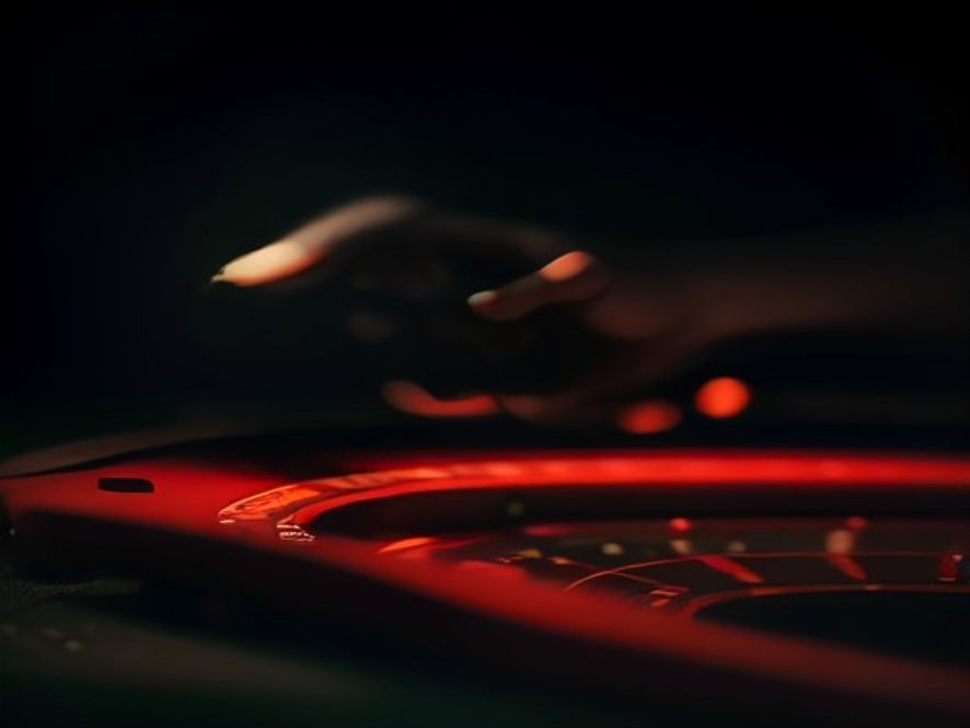 Editorial banner illustrating Simple Tips to Help New Slot Players Begin at Pak Games